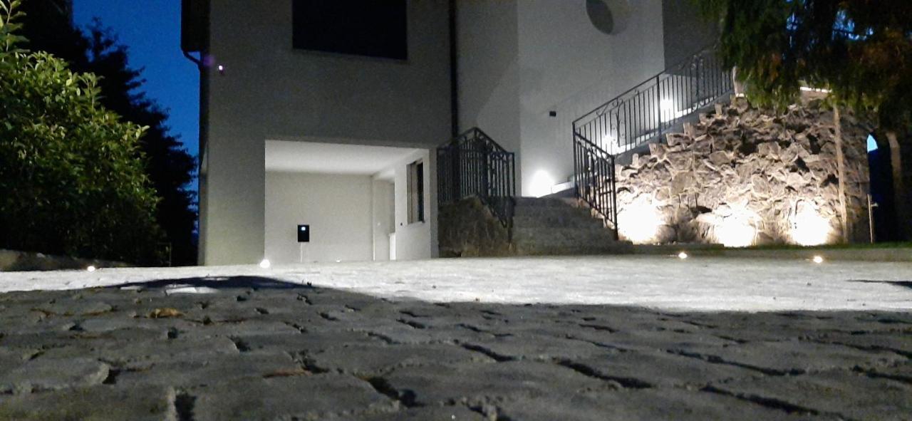 Villa Mari 데르비오 외부 사진