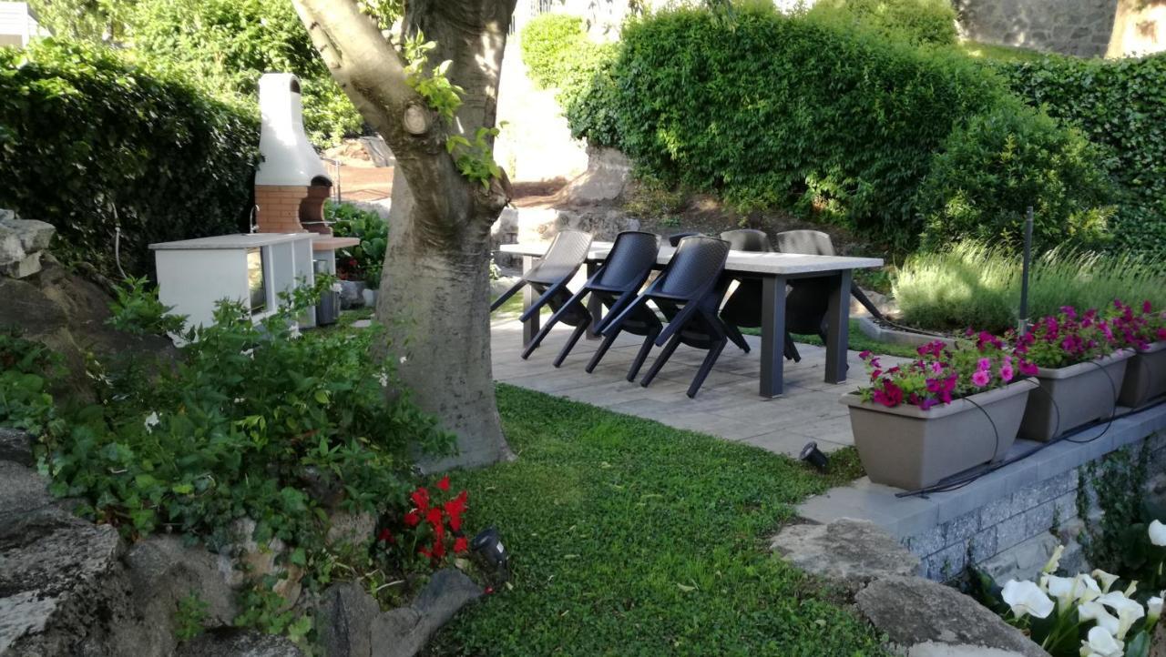 Villa Mari 데르비오 외부 사진